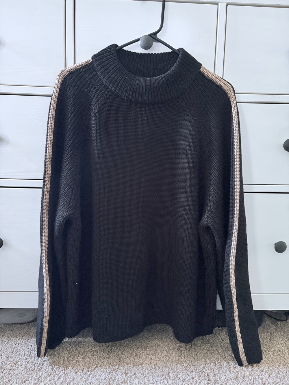 Like new velvet by graham and spencer sweater stripe detail